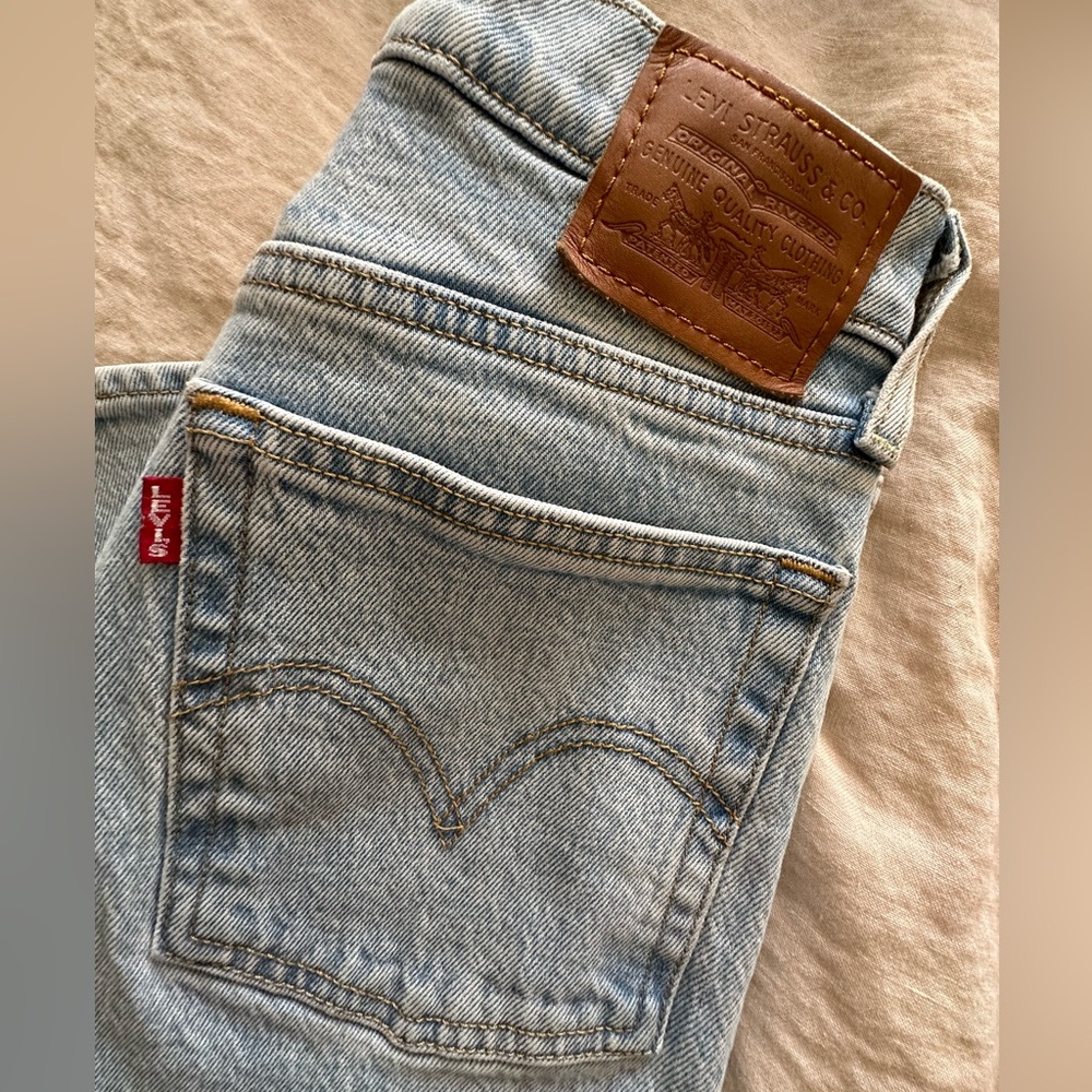 Levi’s Wedgie Jean